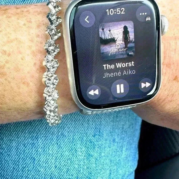 Gorgeous heart rhinestone bracelet with clasp - Picture 1 of 9